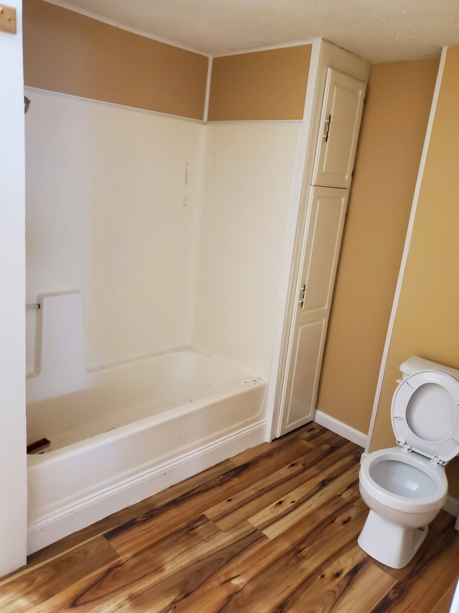 Bathroom - 62 Glen Ave