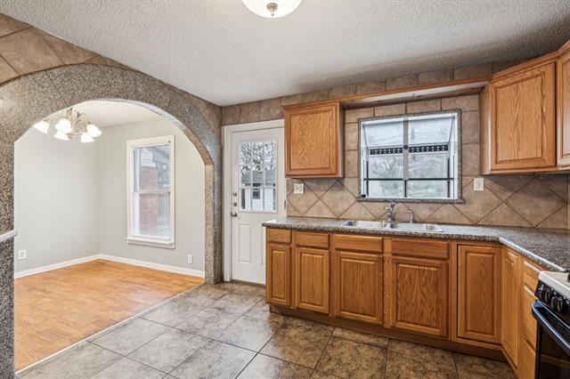 Building Photo - 10710 Joaquin Dr