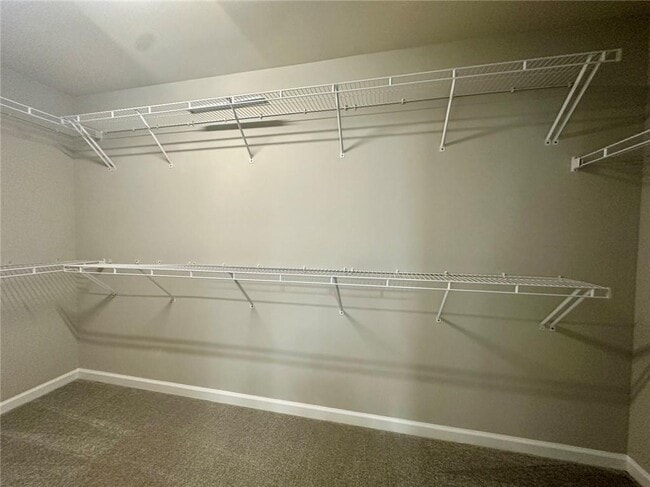 Building Photo - 697 Oracle Dr NE