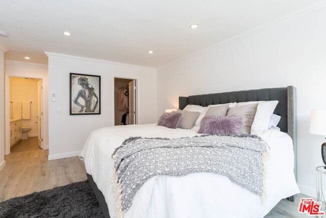 Building Photo - 847 5th St