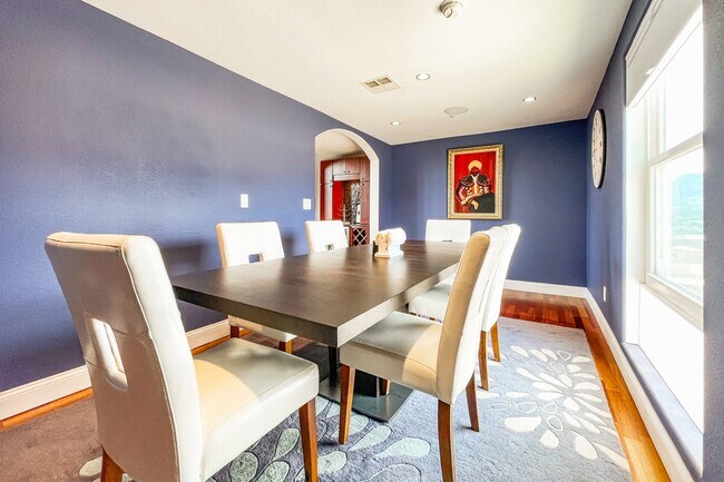 Building Photo - 287 E Fountain Blvd