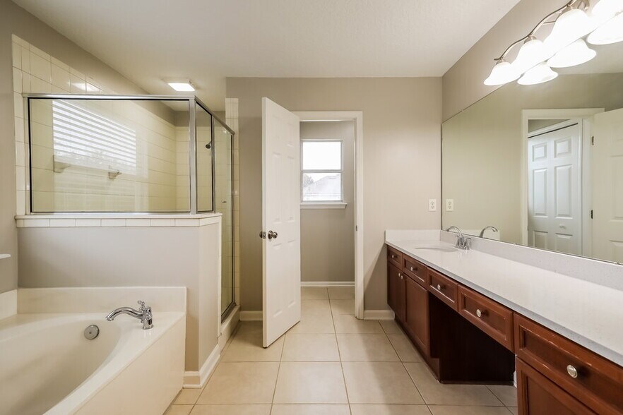 Building Photo - 3016 Stonewood Way