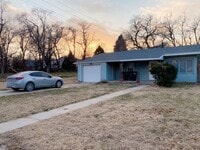 Building Photo - Beautiful 3 bed South Omaha/Hanscom Park Home with Attaced 1 car garage! $1,425!