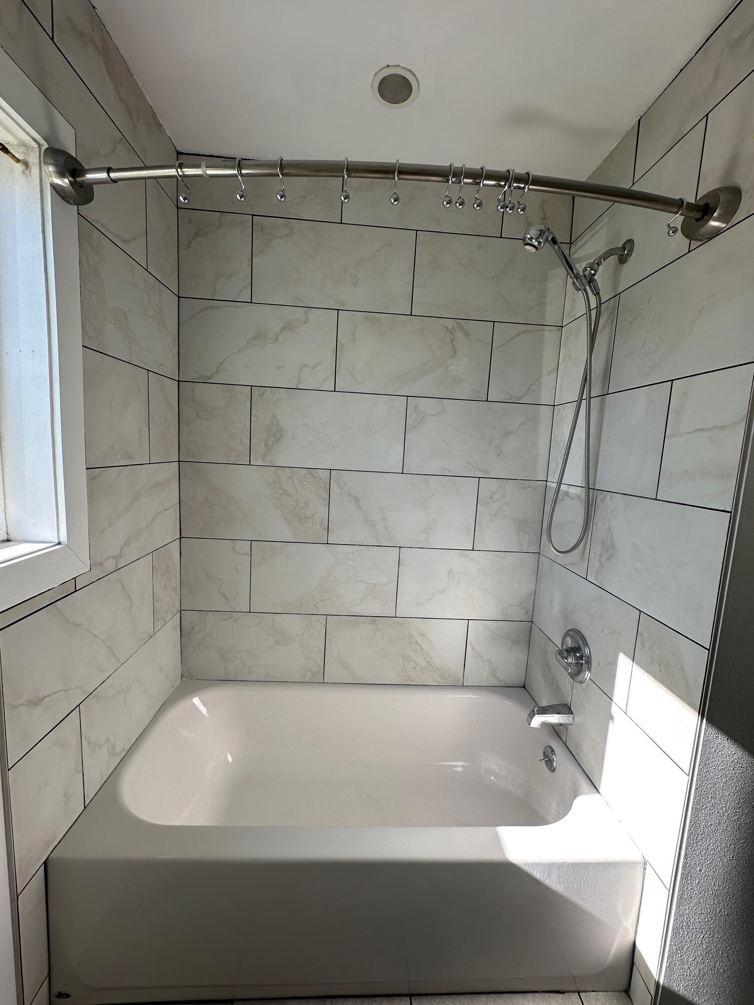 Main bathroom - 11828 State St