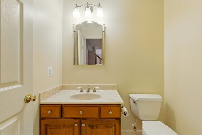 Building Photo - 2513 Holly Springs Ct