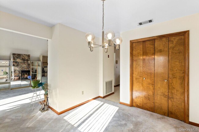 Building Photo - 422 Panorama Dr