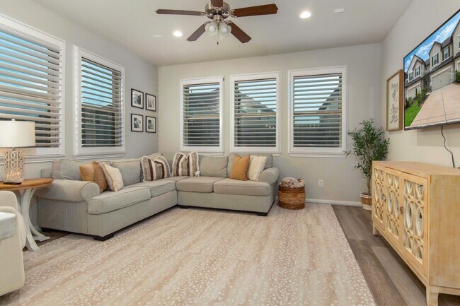 Building Photo - 5533 Evanston Ln