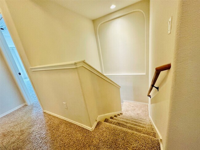 Building Photo - 7317 Highland Bluff Cove