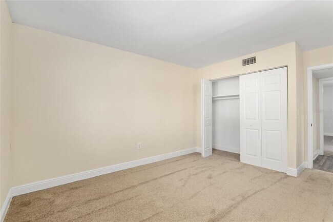 Building Photo - 1727 NE 36th Ave