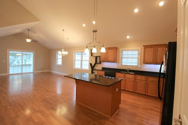 Building Photo - 500 Callaway Circle