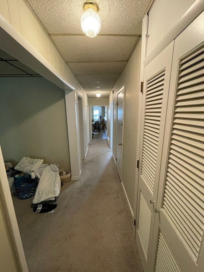 Building Photo - 642 N New St