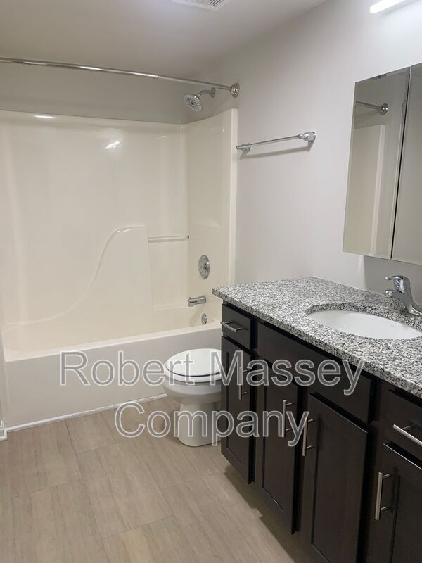 Building Photo - 2745 Grinstead Dr