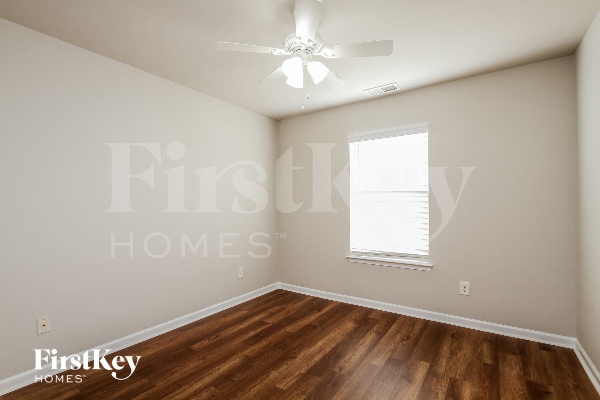 Building Photo - 1046 Mearn Rd