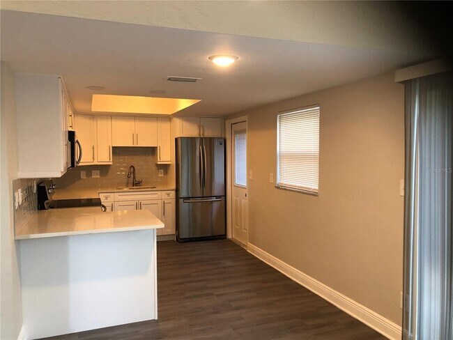 Building Photo - 37 144th Ave