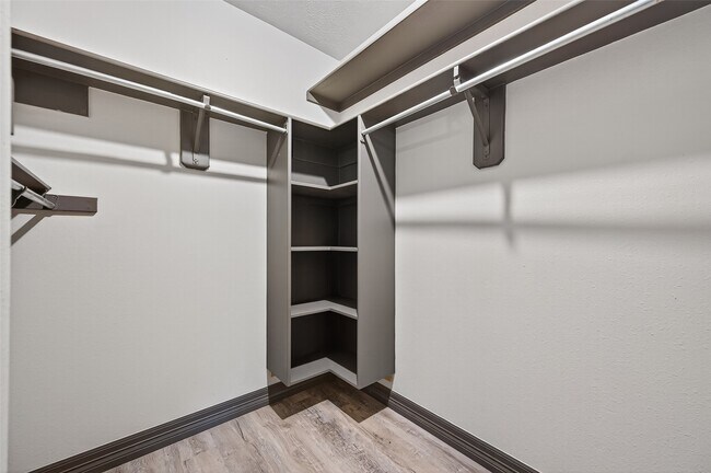 Building Photo - 23410 Stratsborough Dr