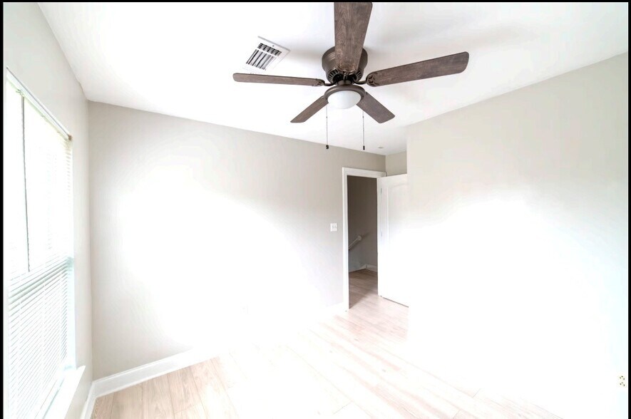 Upstairs Bedroom 2 - 1526 Lake Calais Ct