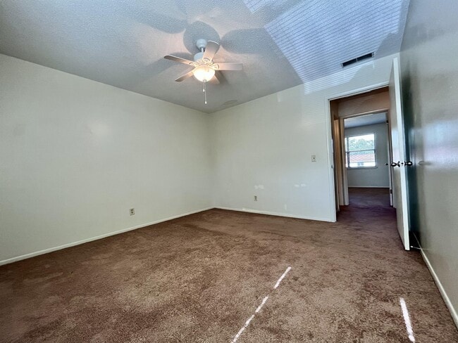 Building Photo - 901 Olmstead Dr