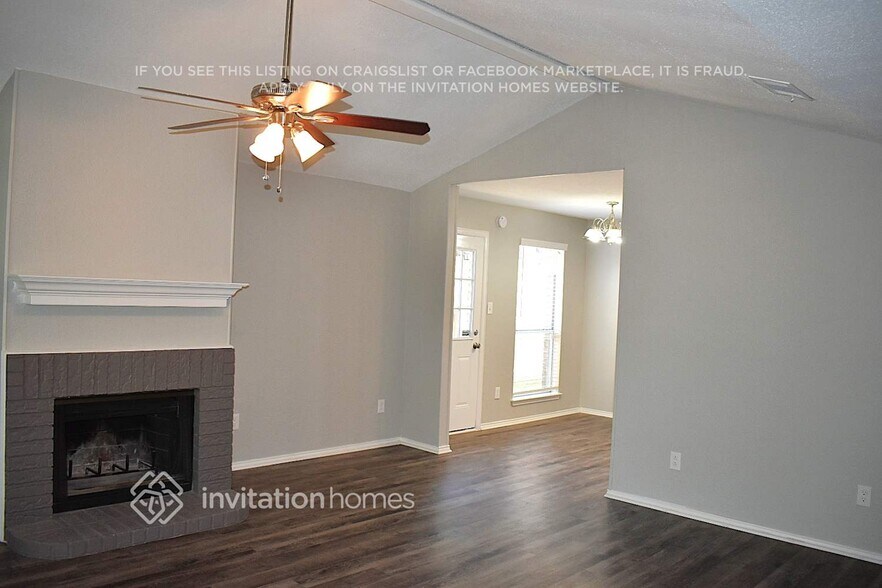 Building Photo - 1111 Hidden Creek Dr