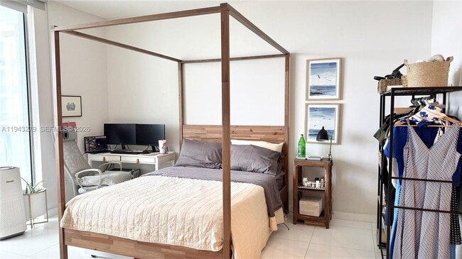 Building Photo - 1050 Brickell Ave