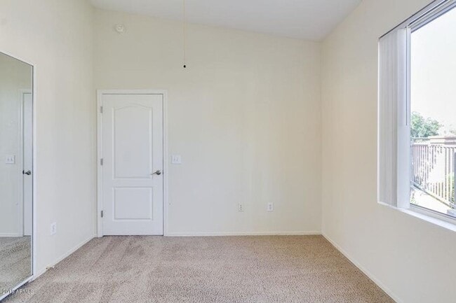 Building Photo - Gated, Resort Living, Club House, Fitness Center, Updated Unit!!!  2 bedroom, 2 bath split floor ...