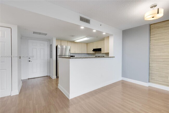 Building Photo - 3000 Coral Wy