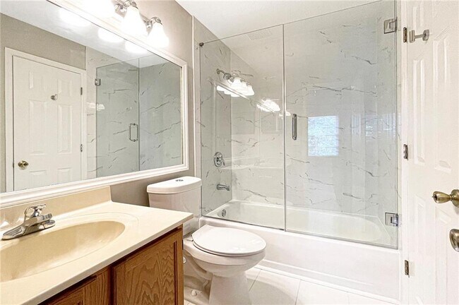 Building Photo - 901 Wentworth Ct
