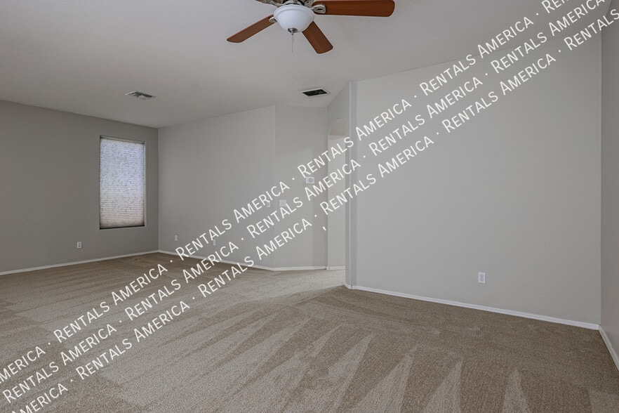 Building Photo - 1705 E Aloe Pl