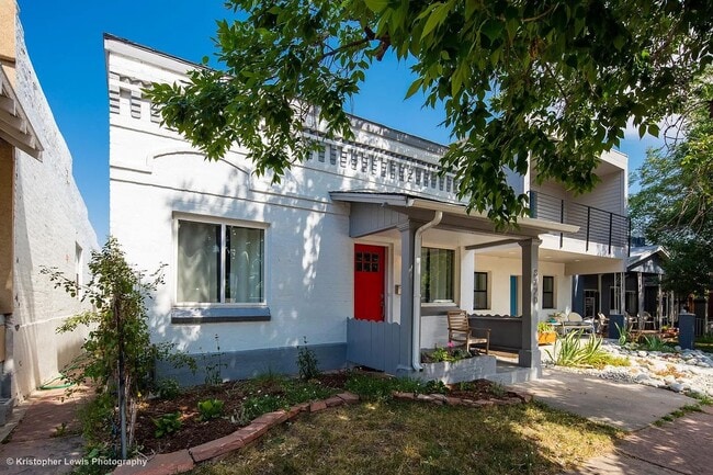 Building Photo - Historic Highlands Gem: Modern Comforts in a Sought-After Neighborhood!