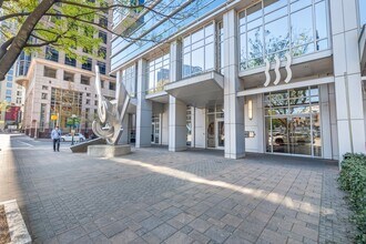 Building Photo - 25th Floor Condo in the heart of Uptown!!