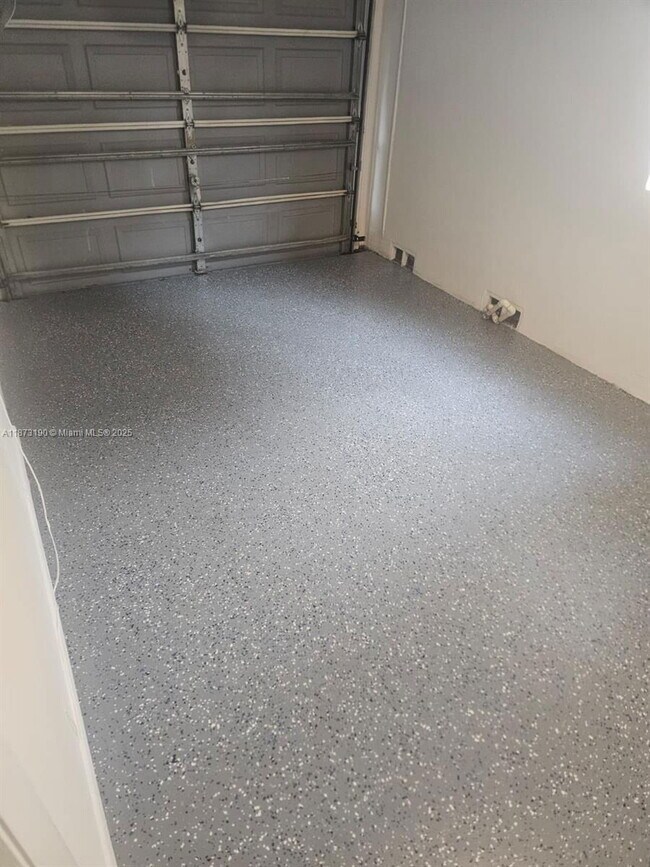 Building Photo - 11047 Longboat Dr