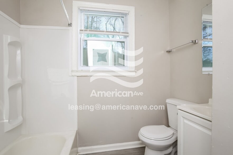 Building Photo - 901 Ashley St