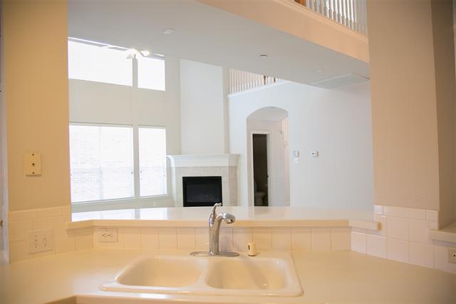 Building Photo - 511 Poplar Ln