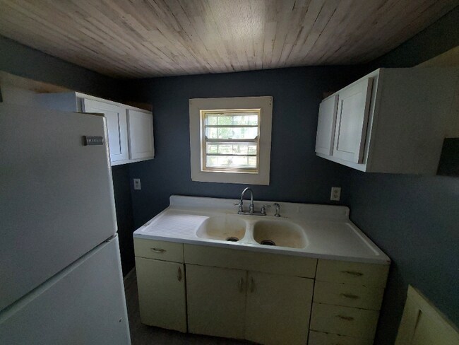 Building Photo - 509 Marine St