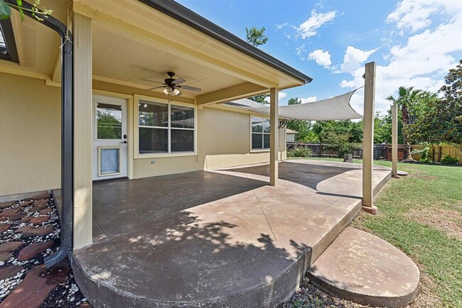 Building Photo - 217 Newport Landing Pl