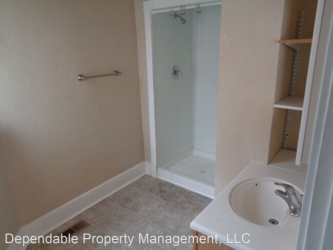 Building Photo - 6 br, 3 bath House - 1018 17th Street