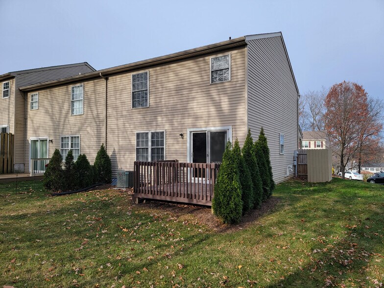 Building Photo - 39 Heron Rd