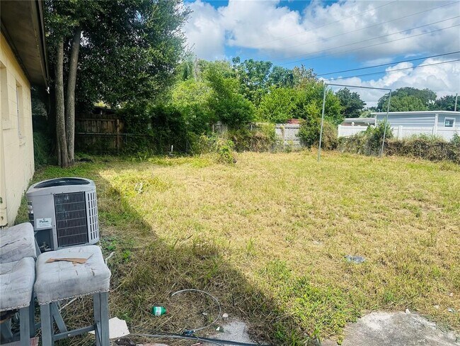 Building Photo - 808 Apricot Dr