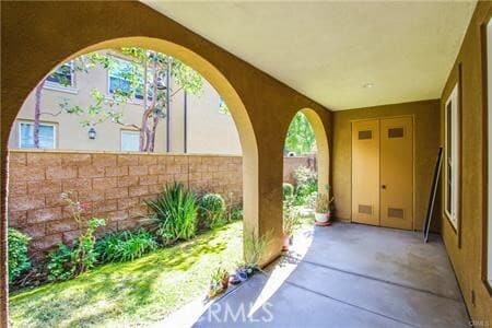 Building Photo - 225 Lonetree