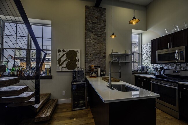 Building Photo - Incredible penthouse available!  Available...