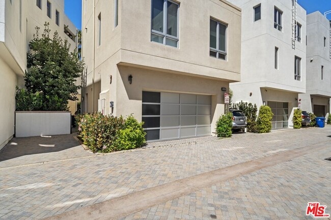 Building Photo - 12682 Millennium Dr