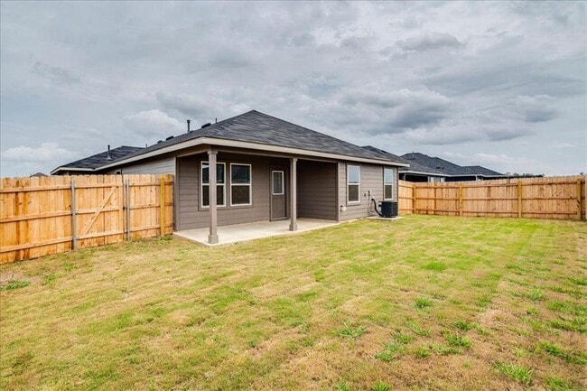 Building Photo - 320 Yosemite Dr