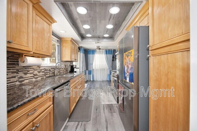 Building Photo - 8924 La Margarita Way