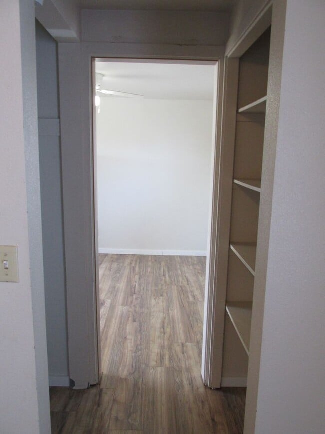 Building Photo - 1 bedroom apartment in Burlington