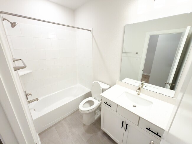 Building Photo - 42504 Rustico Rd