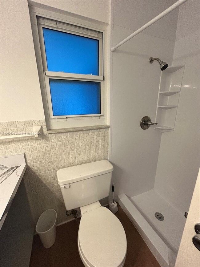 Building Photo - 305 Lewis Ln