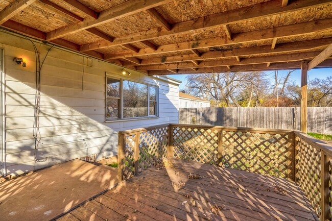 Building Photo - Stylish Home with Covered Deck & Easy I-44...
