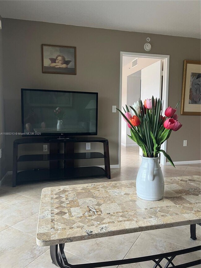 Building Photo - 12550 SW 15th St