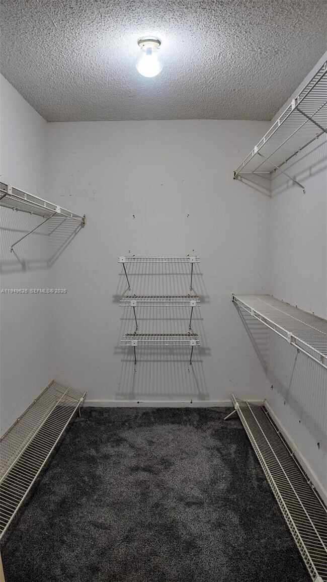 Building Photo - 7220 Lake Cir Dr