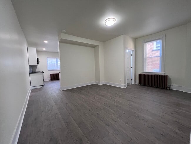 Building Photo - Updated 3 BR 2.5 bath house now available!