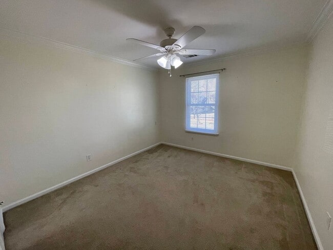 Building Photo - Beautifully updated home on large corner lot